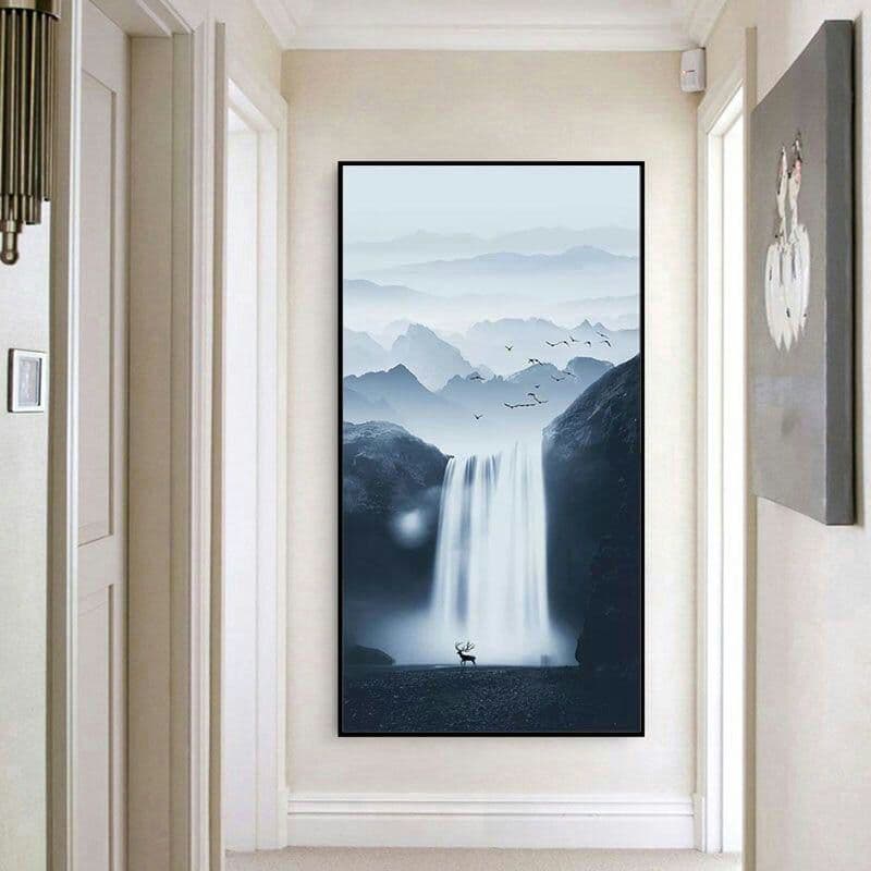 北欧の玄関の装飾画は縦になっています。