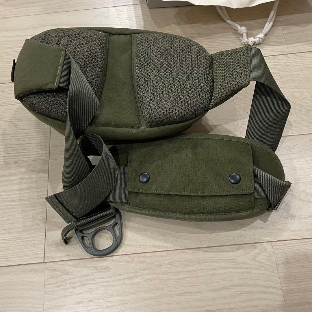 か*ぱ様 Hugoo ヒップシート付きショルダーバッグ　マザーズバッグ　カーキ