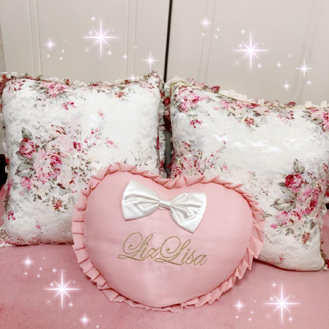 ☆LIZ LISAリズリサ☆超レアノベルティ花柄クッション×2＆ハートクッション