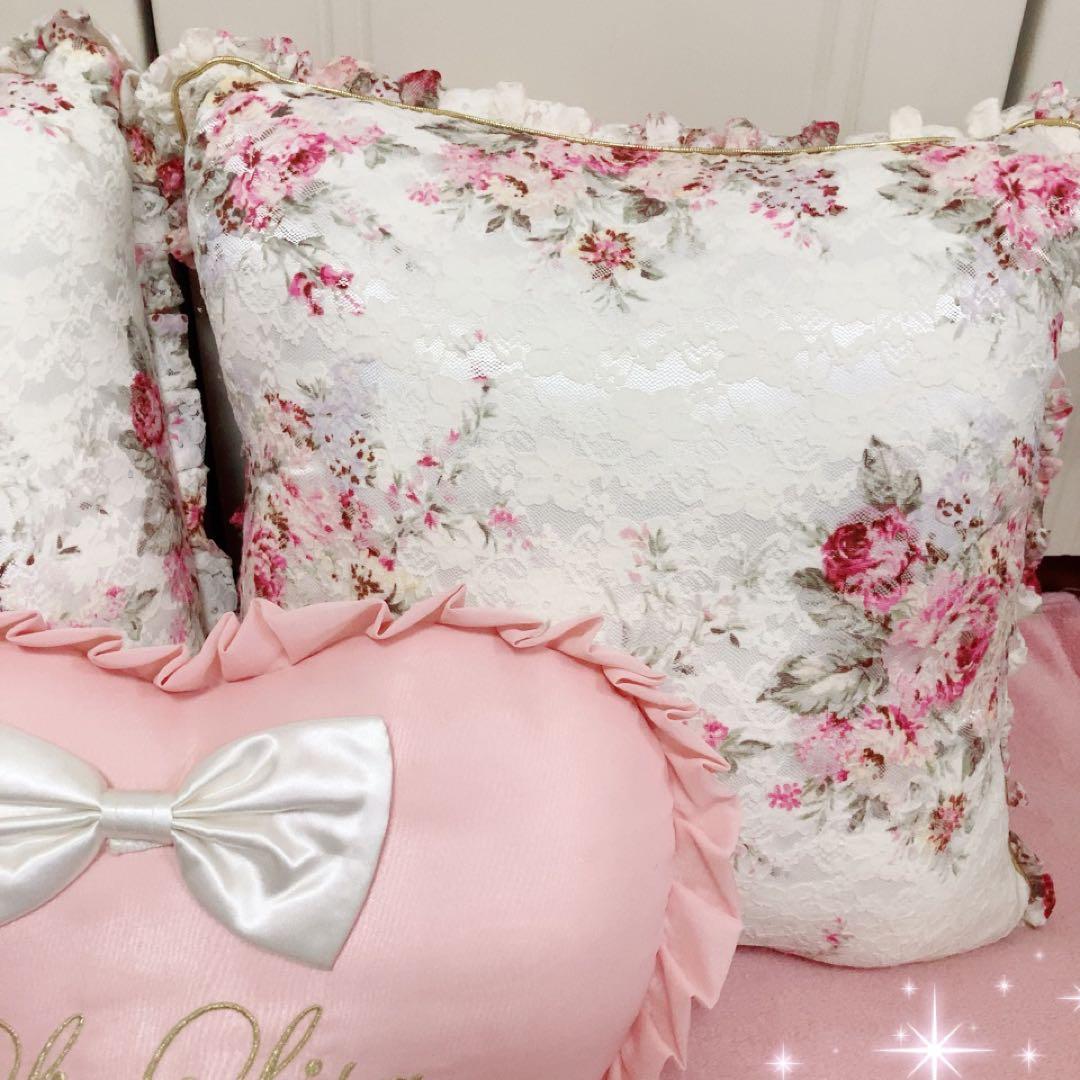 ☆LIZ LISAリズリサ☆超レアノベルティ花柄クッション×2＆ハートクッション