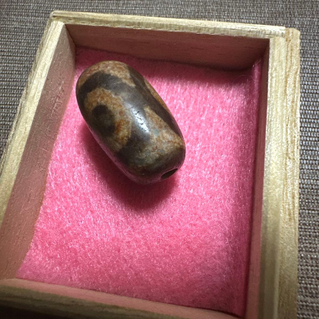 紅朱砂　虎牙三眼