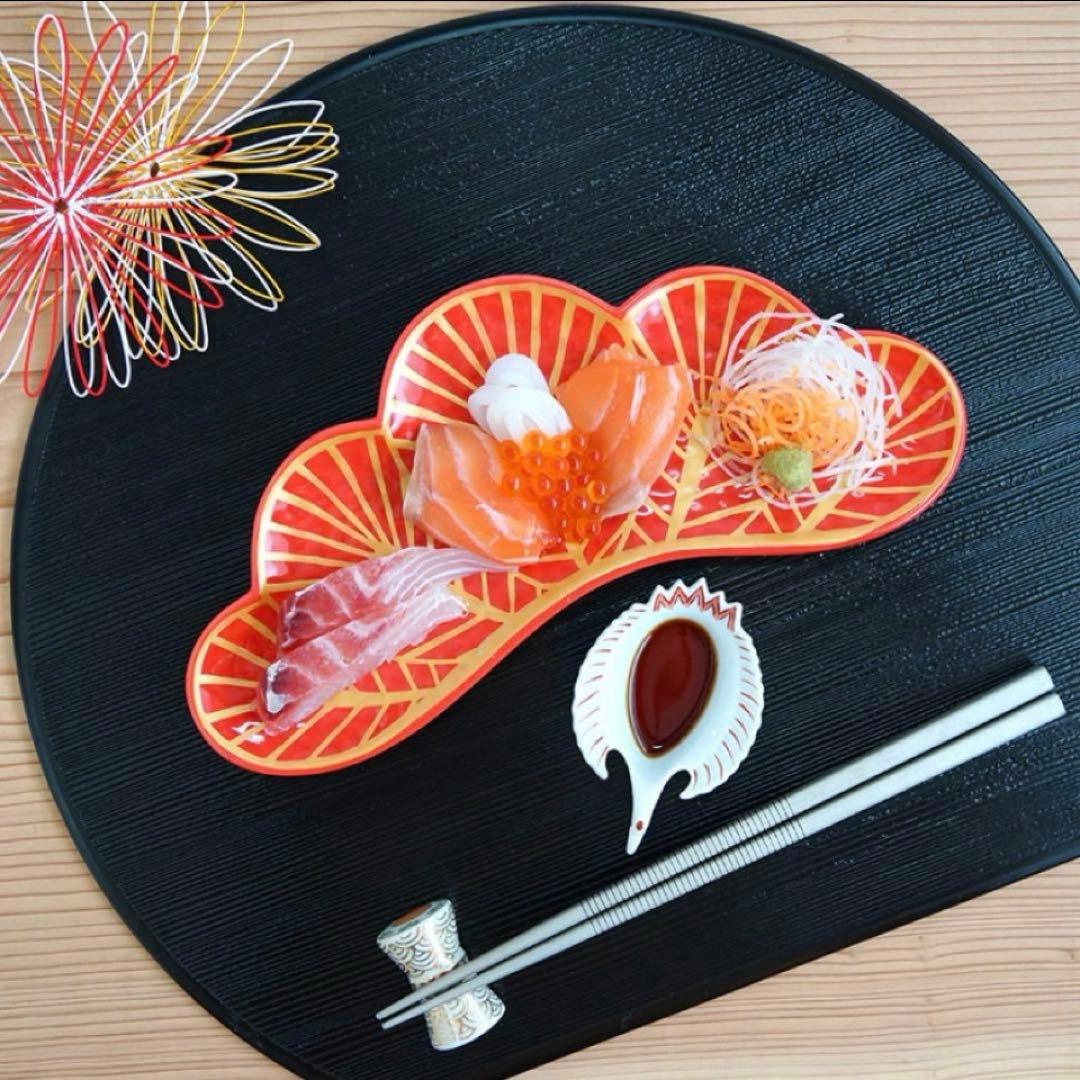 【新品】【大人気】錦赤金松葉形前菜皿３枚セット　縁起物