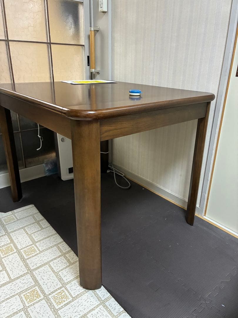 だ*ま様 ダイニングテーブル　高さ70センチぐらい　大きくなります　テーブルのみ