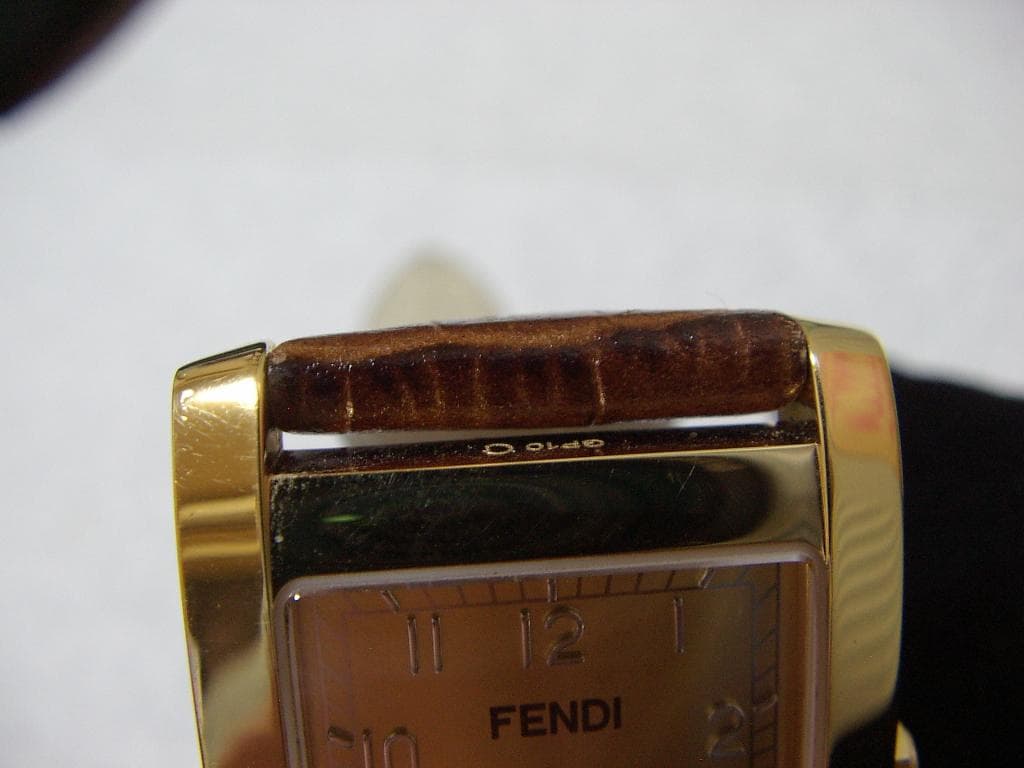 【美品】FENDI アナログ時計 ゴールド 7000G　電池交換済