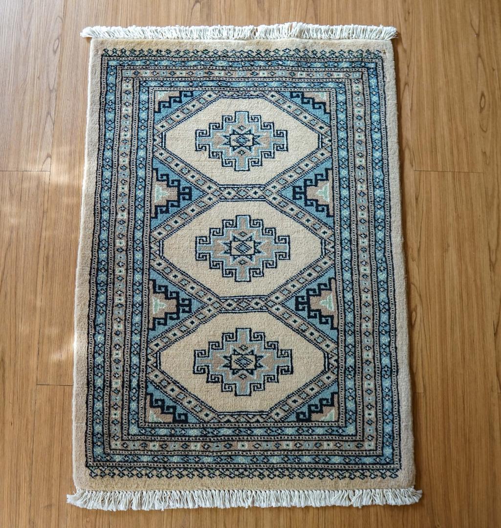 パキスタン絨毯 　トライバルラグ　ラホール産 93×65cm
