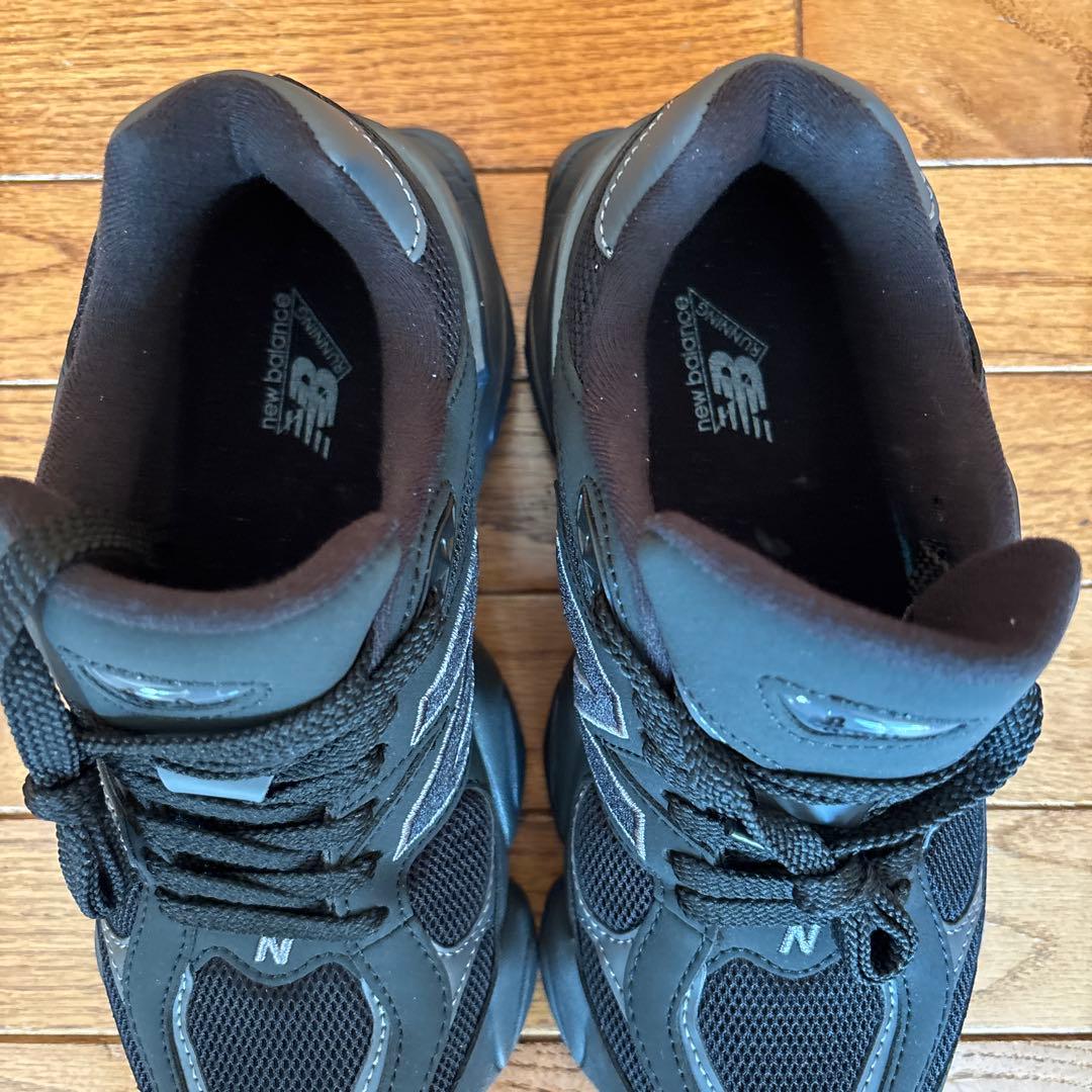 未使用 New Balance 9060 トリプルブラック U9060BPM