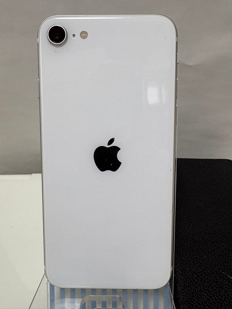 Apple iPhone SE (第2世代) ホワイト64GB 本体SIMフリー