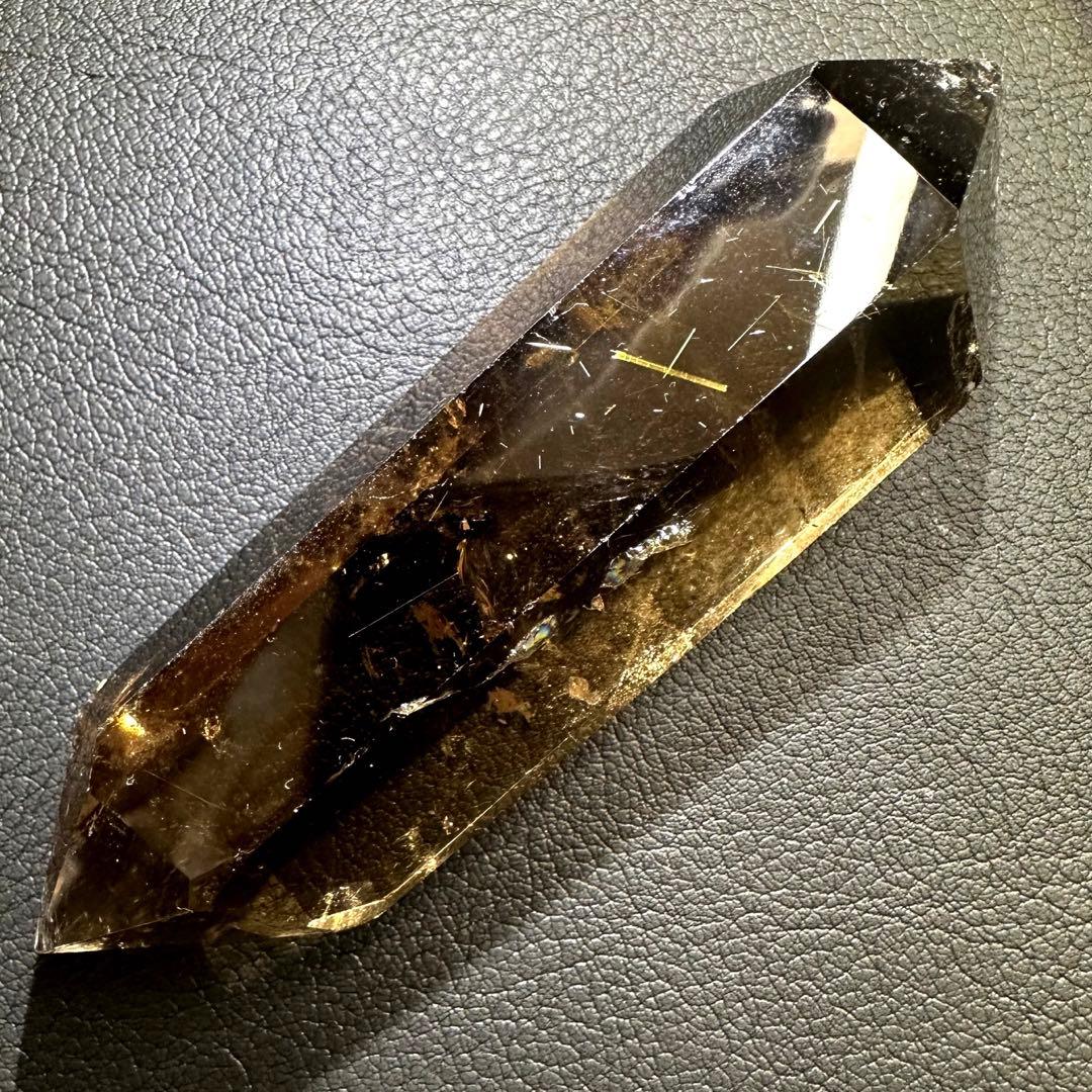 【金運· 魔除 】ゴールドルチル ☆虹☆スモーキークォーツダブルポイントA948