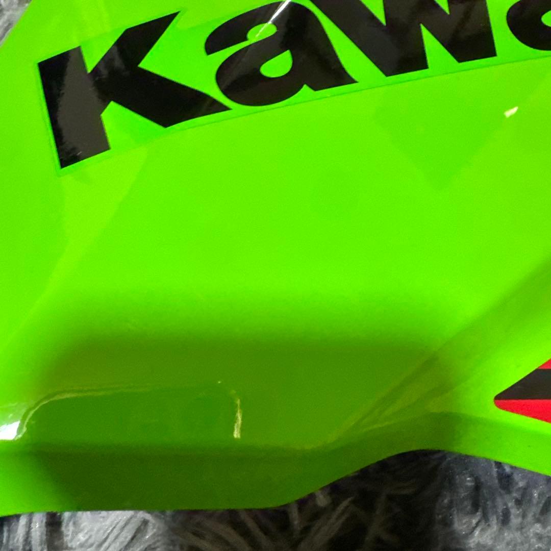 ninja ZX4RR純正アンダーカウル（左）