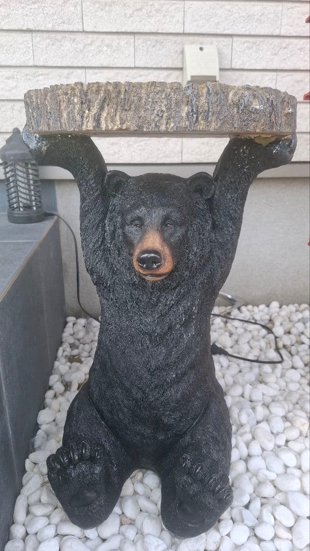 KARE　クマの形のサイドテーブル