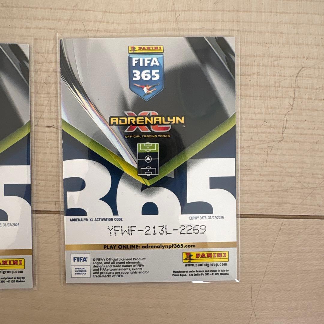 スペインで買ったサッカーカード 一つはエムバペのサイン入り