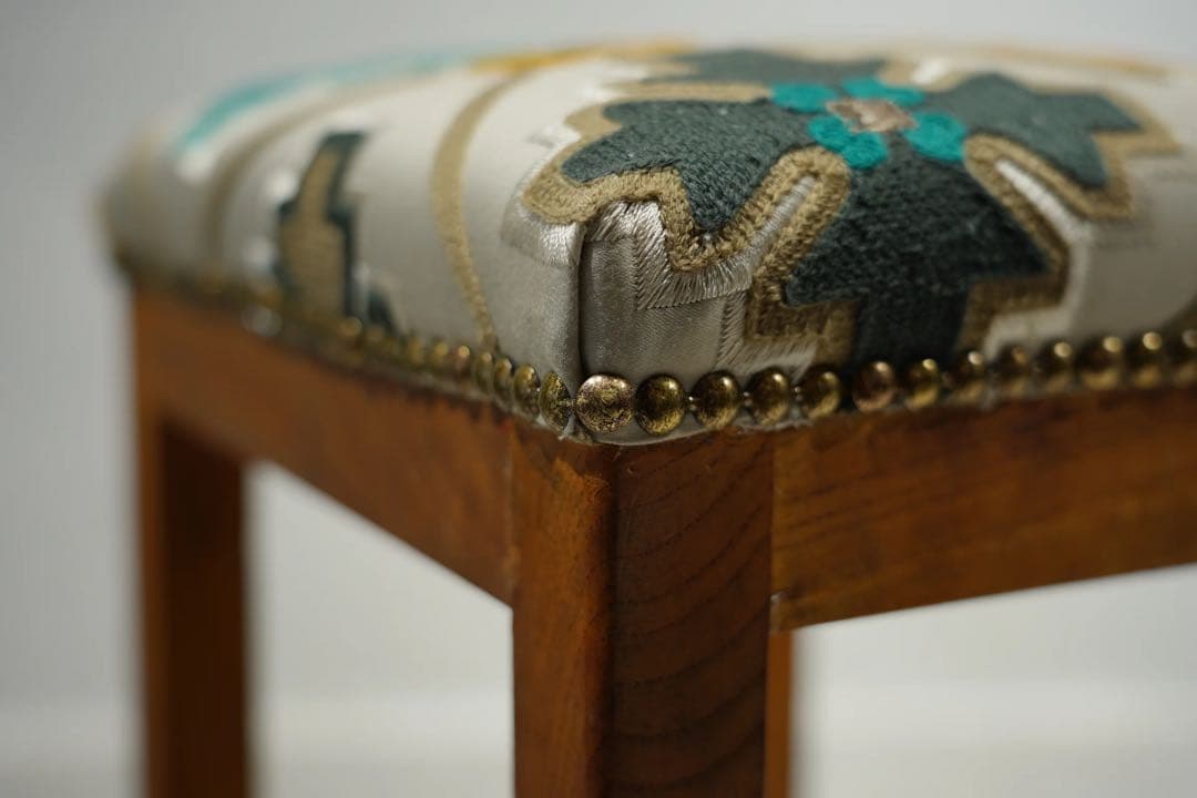 スツール　japan vintage 昭和初期　スクエア　刺繍 椅子　チェア