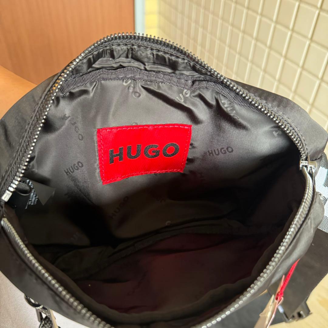 [HUGO] [ヒューゴ] ロゴエンボス ミックスストラクチャー ベルトバッグ
