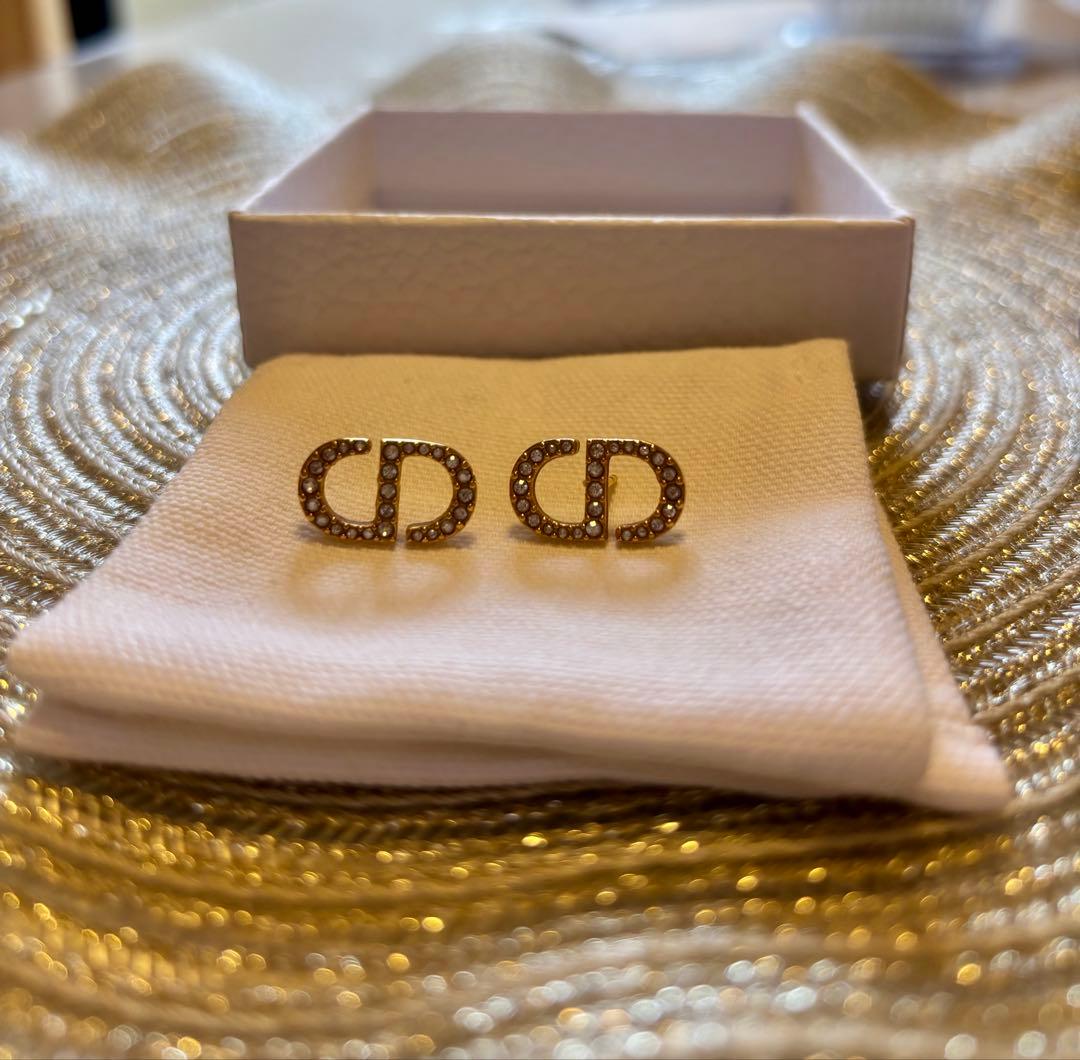 Dior ピアス　ゴールド　スタッドピアス