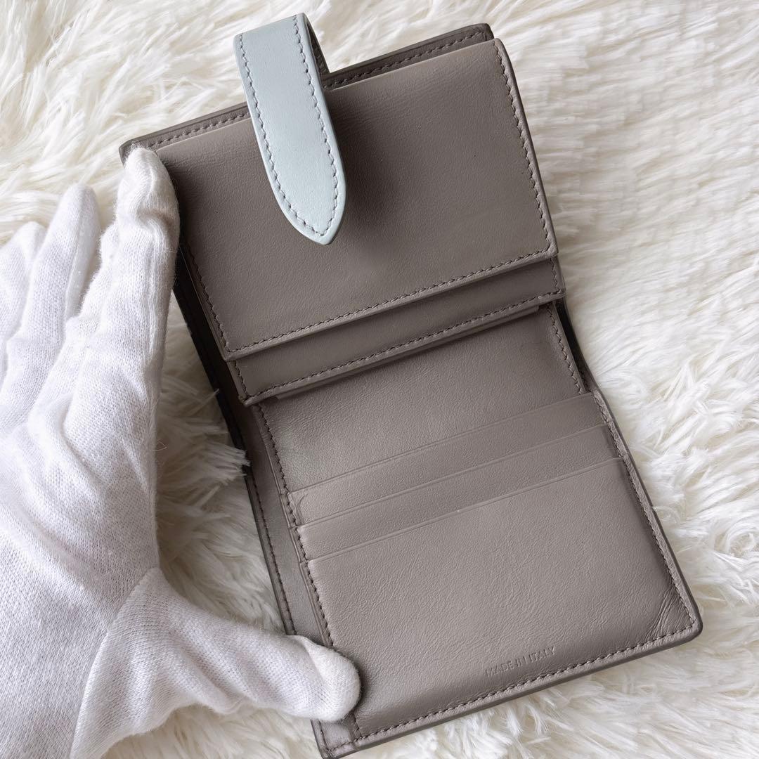 美品✨️CELINE 二つ折り財布 スモールストラップウォレット グレージュ 水色