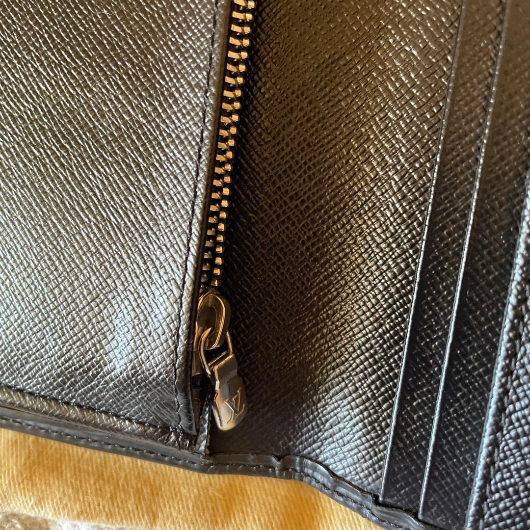 ルイヴィトン エピ 長財布 黒 箱 保存袋付 正規品