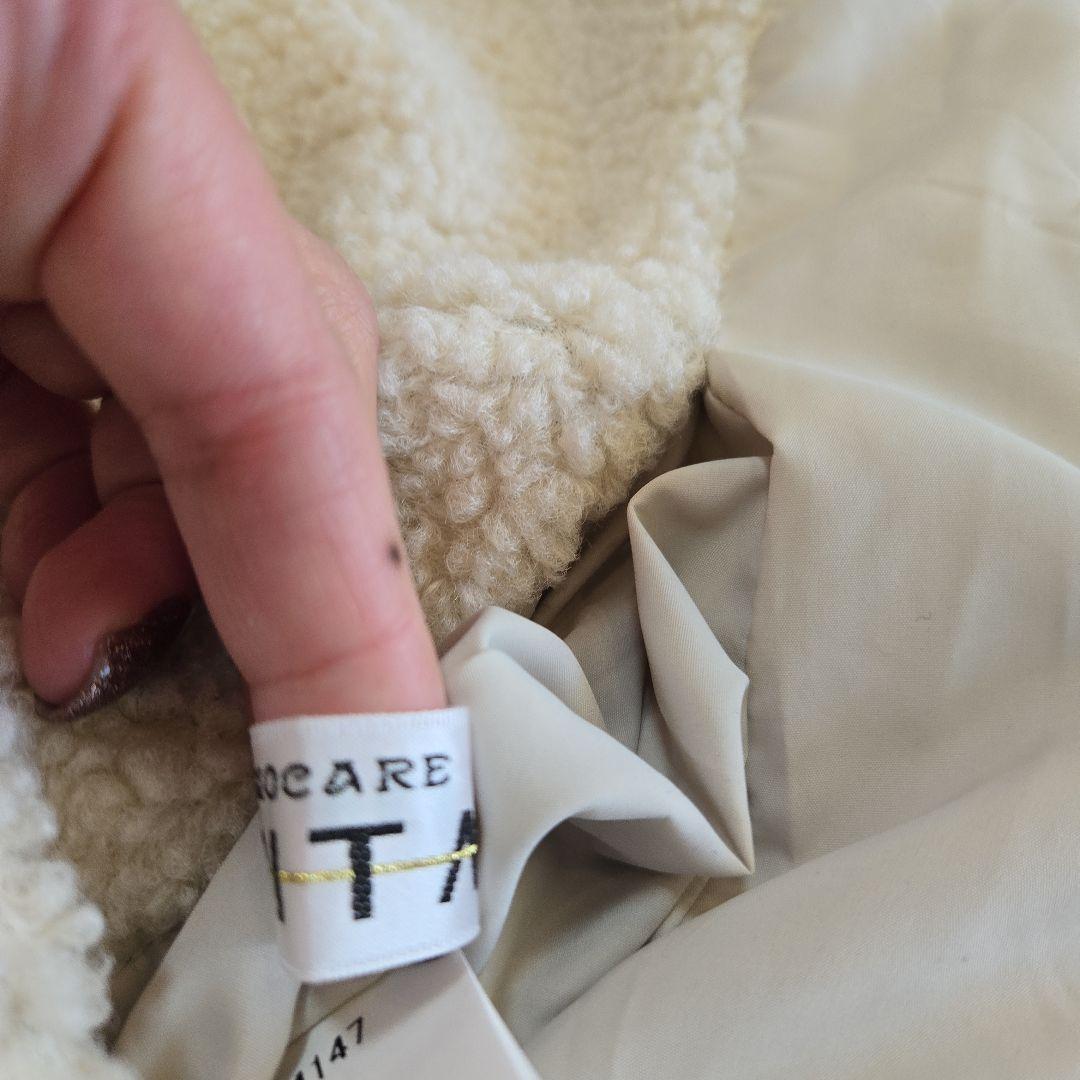 【未使用】 VITA フード付きホワイトベージュダウンベスト