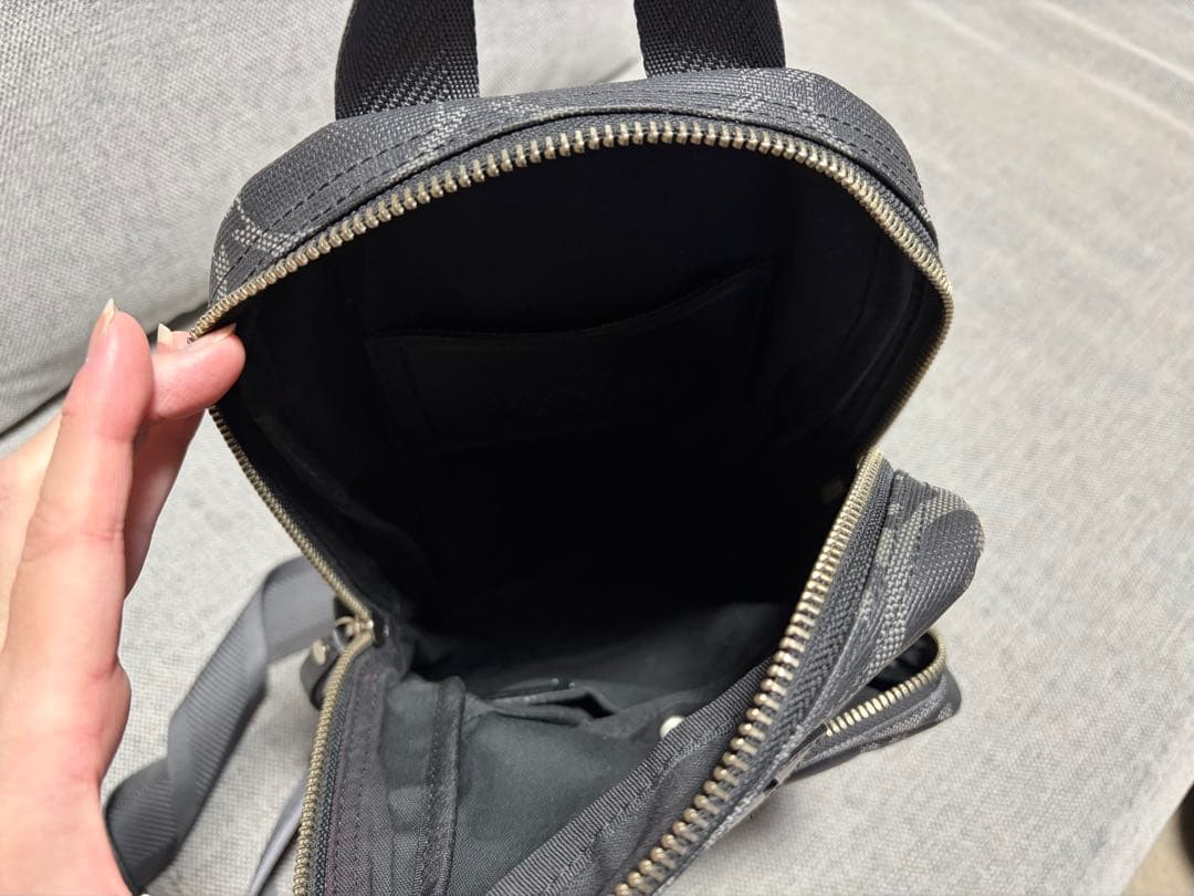 Vivienne Westwood ボディバッグ オーブ柄 ブラック メンズ