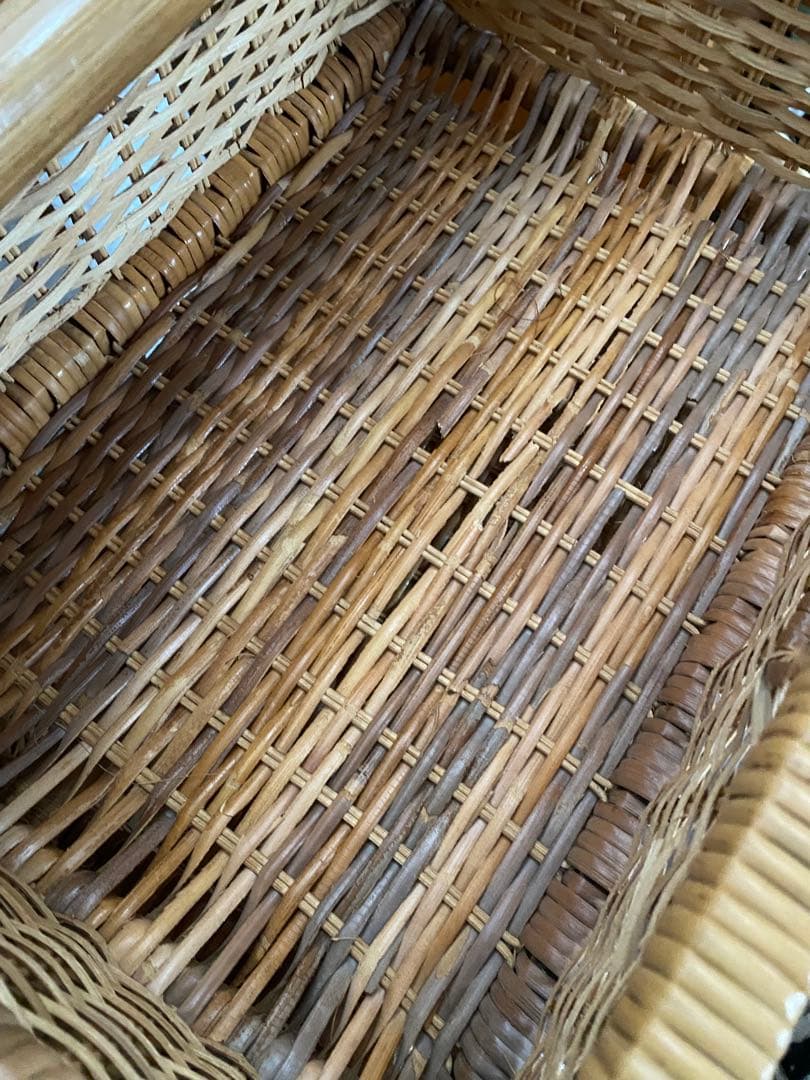 ラタン 4段収納ラック キャスター付き　中古