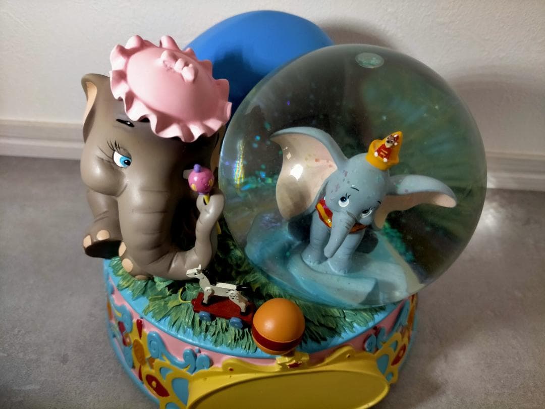 【希少・限定】ダンボ スノードーム ディズニーストア 25周年