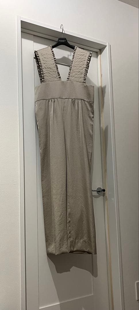 ※yori ヨリ ※ サテンフリルサロペット ※ ベージュ