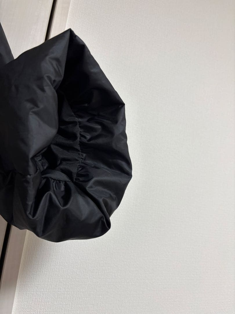 ミズイロインド　mizuiro ind フード付き ショート丈ダウン　ブラック