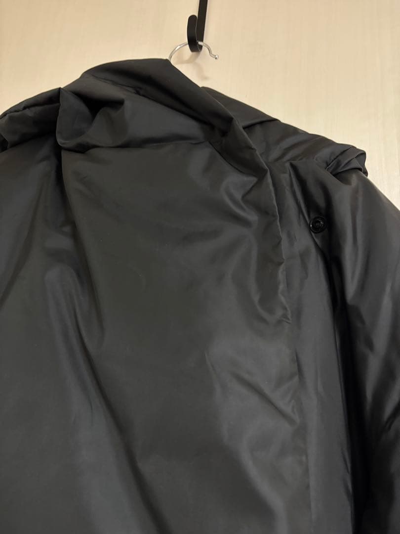 ミズイロインド　mizuiro ind フード付き ショート丈ダウン　ブラック