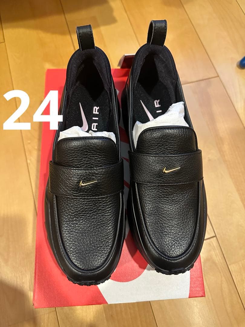 Nike ブラック フェノメナ　24