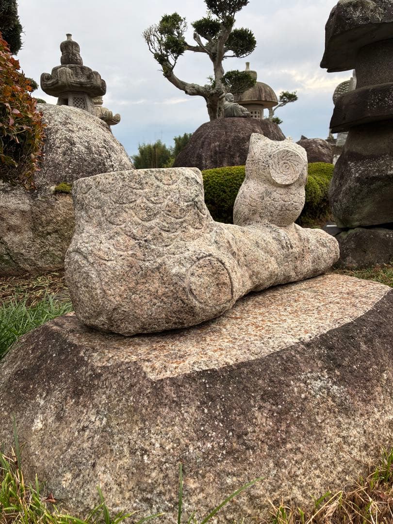 御影石　フクロウつくばい石　ふくろう　つくばい石　切り株つくばいフクロウ付き！