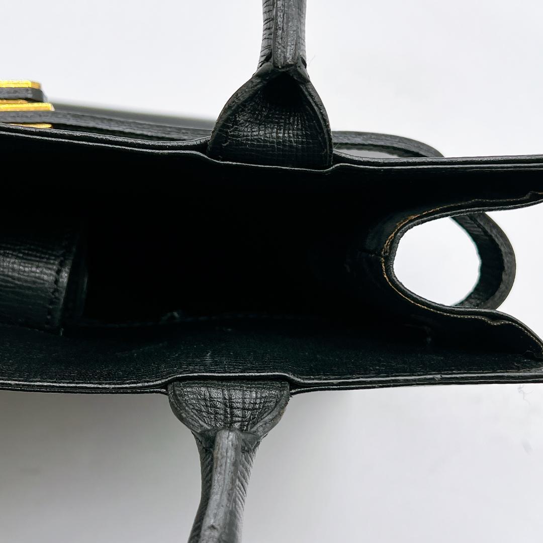 Moschino レザー ロゴプレート トートバッグ ブラック f649