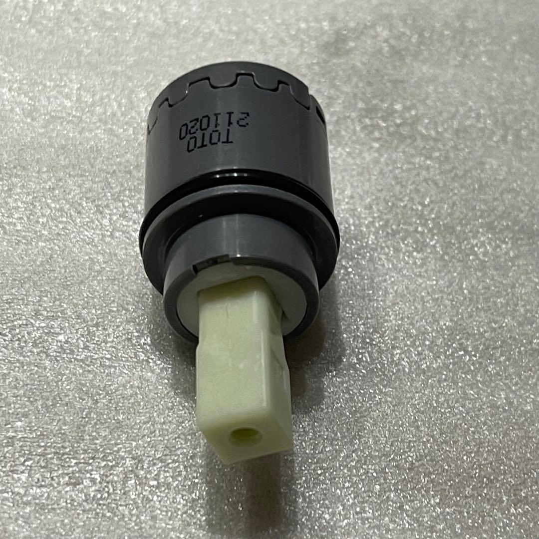 TOTO水栓　THF57 、57Aの正規品　2個セント