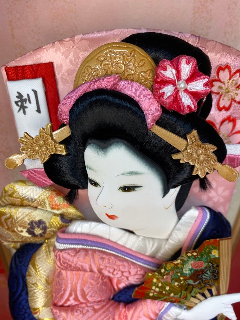 羽子板　振袖　ガラスケース１３号・サイズ間口約２９×奥行約２３×高さ約５５㎝