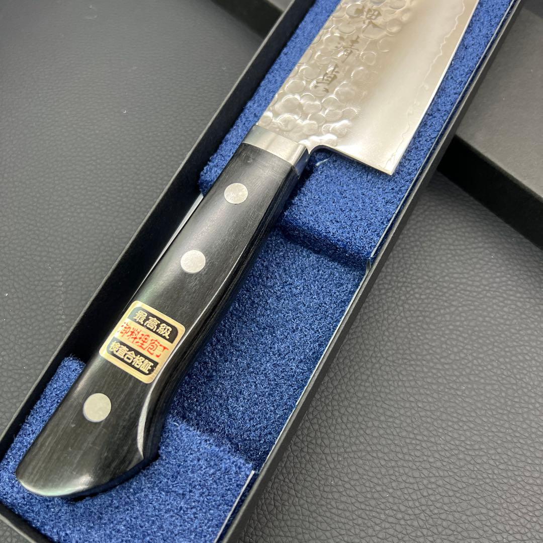 ★新品未使用送料込★鎚目鍛造ゴールド鋼本割込三徳包丁165mm口金付両刃化粧箱入