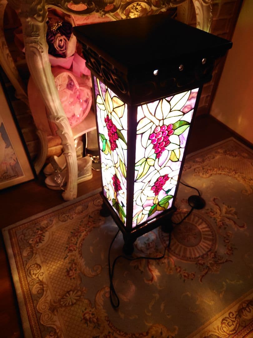 ステンドグラス　ランプ
