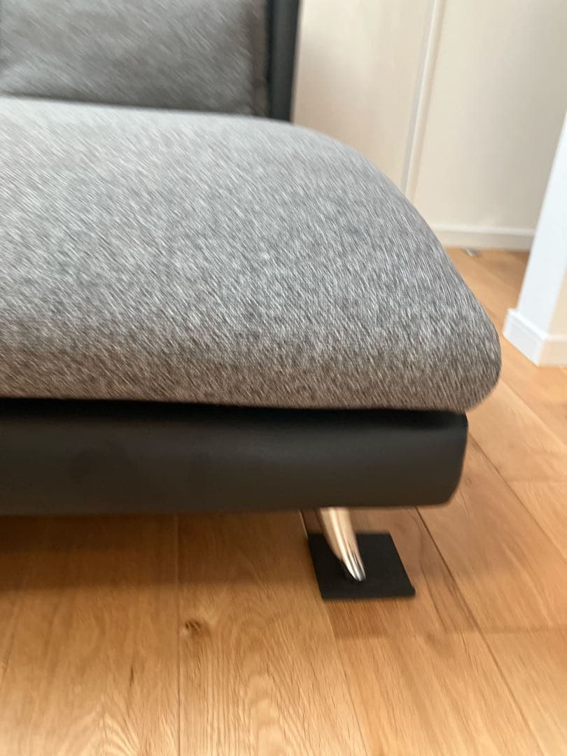 ソファー　カウチ　足伸ばせる　1人掛け　アルモニア風　グレー