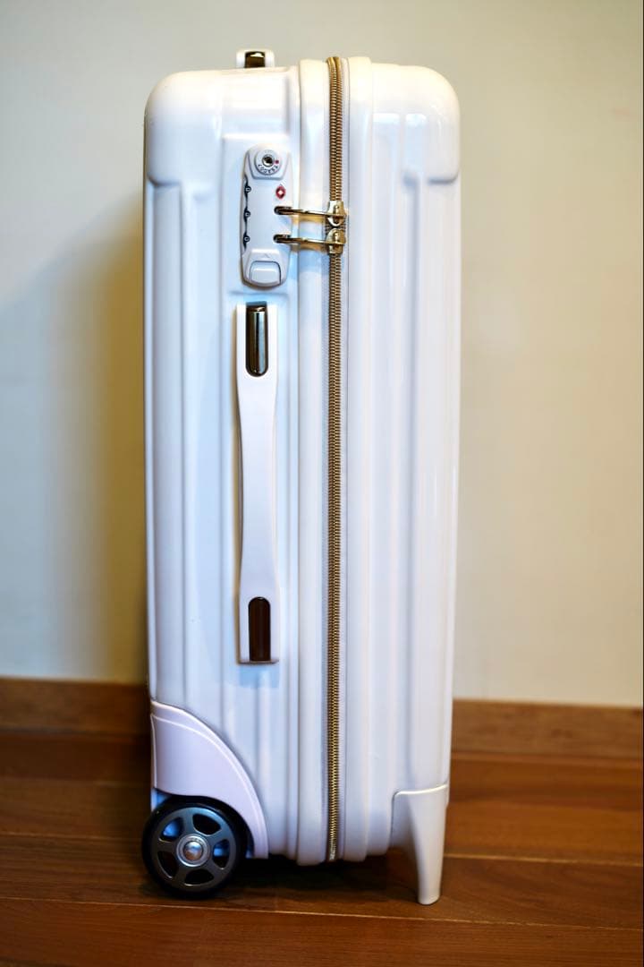 【ゆう】muta 中型スーツケース ホワイト