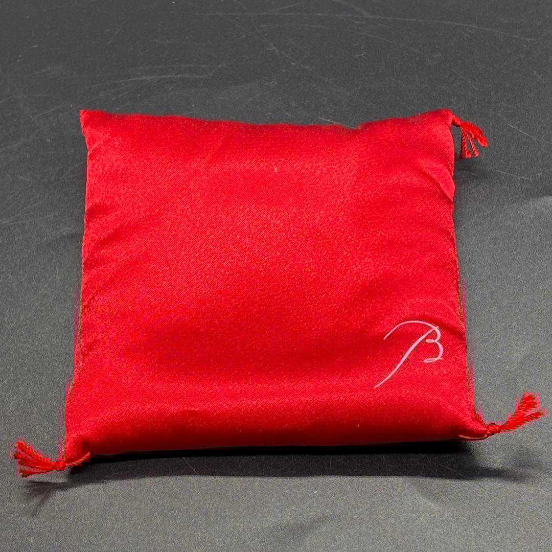 バカラ　置物　招き猫　レッド　ラッキーキャット　座布団付　no.142