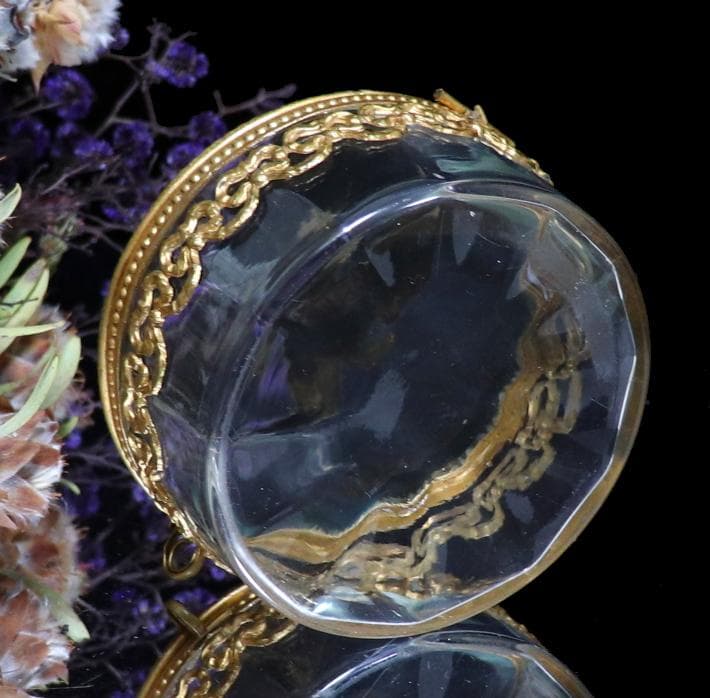 オールド・バカラ ブロンズ装飾 蓋物 イーグルの紋章とリボン アンティーク