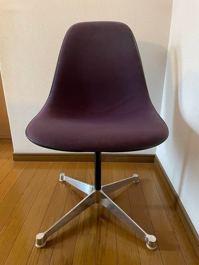ハーマンミラー社製イームズ サイドシェルチェア（ファブリックパープル）