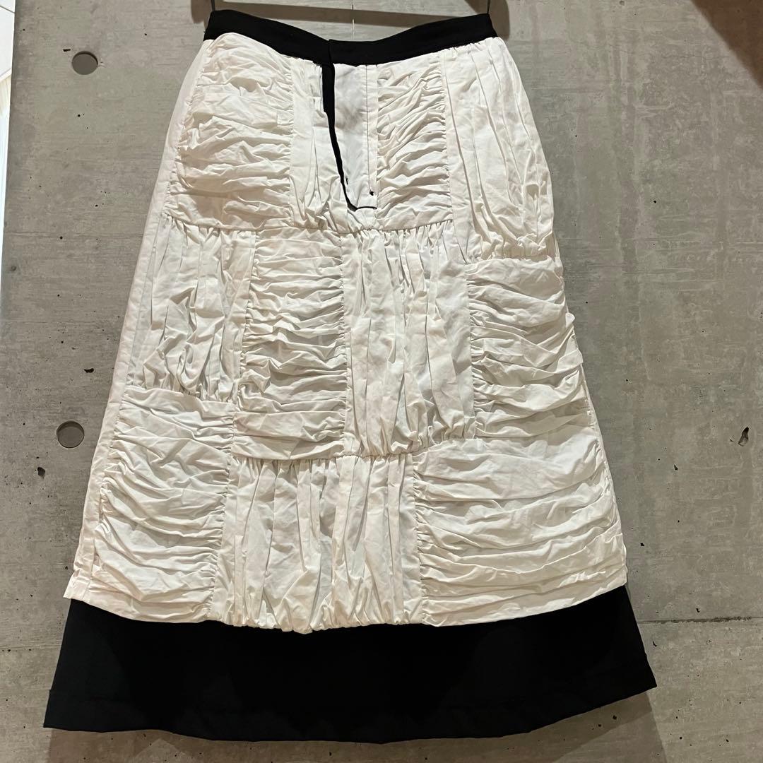 コムデギャルソン　Aライン　台形　 裏バルーンシェードスカート　形が綺麗です　黒