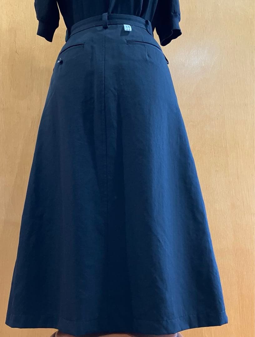 コムデギャルソン　Aライン　台形　 裏バルーンシェードスカート　形が綺麗です　黒
