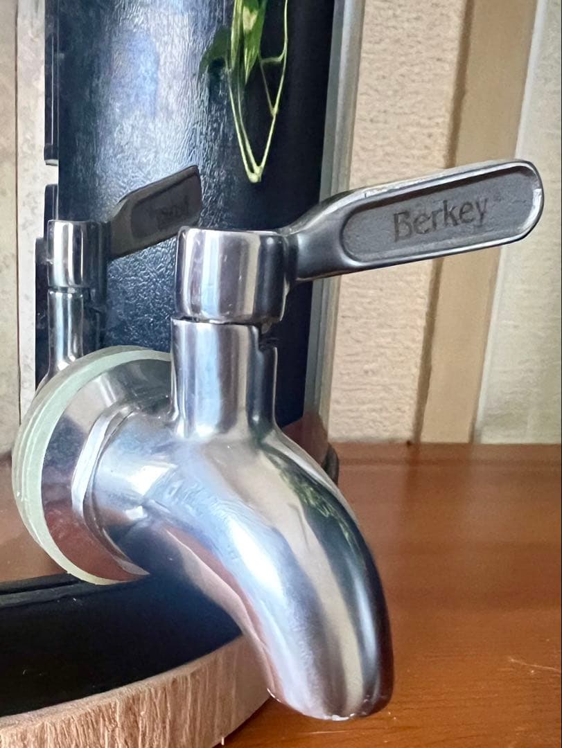 Berkey バーキー 1.5ガロン（5.7リットル） 新品のフィルター付き