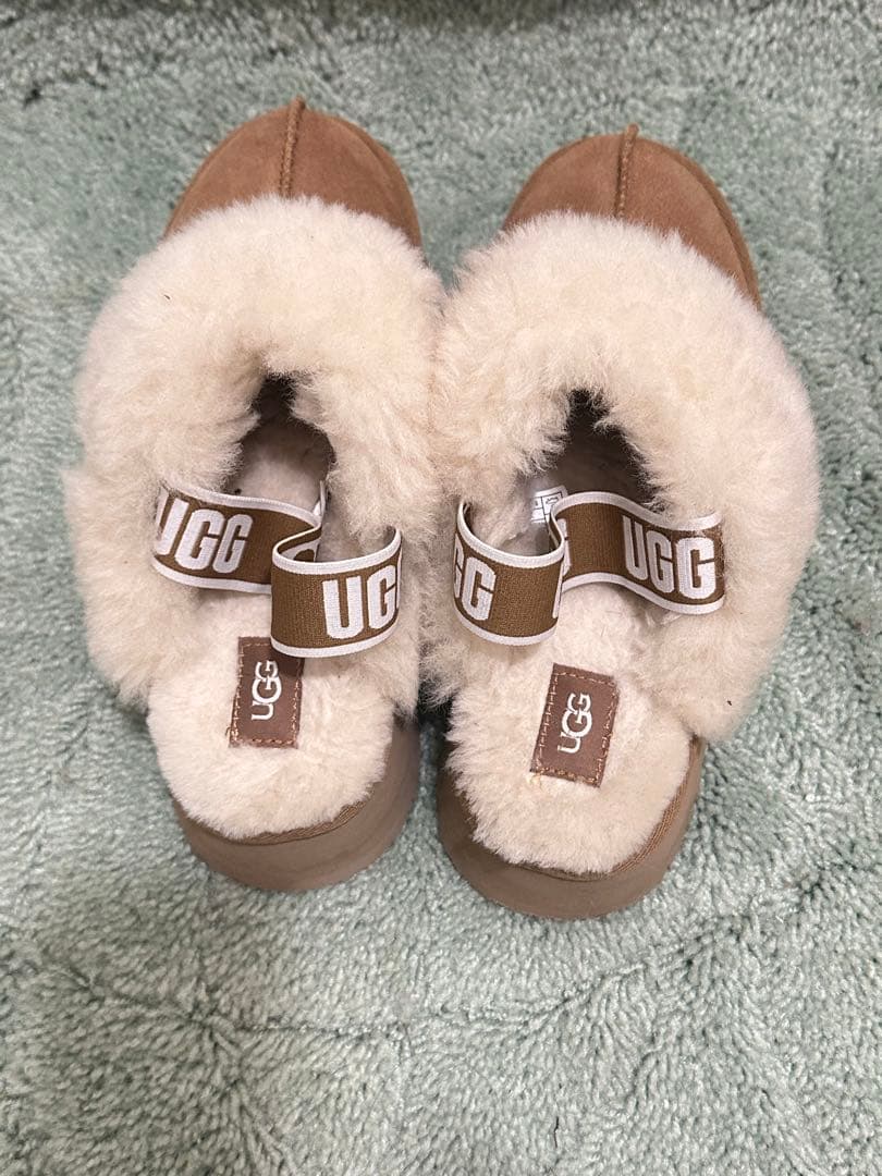 UGG 厚底スリッパ ブラウン