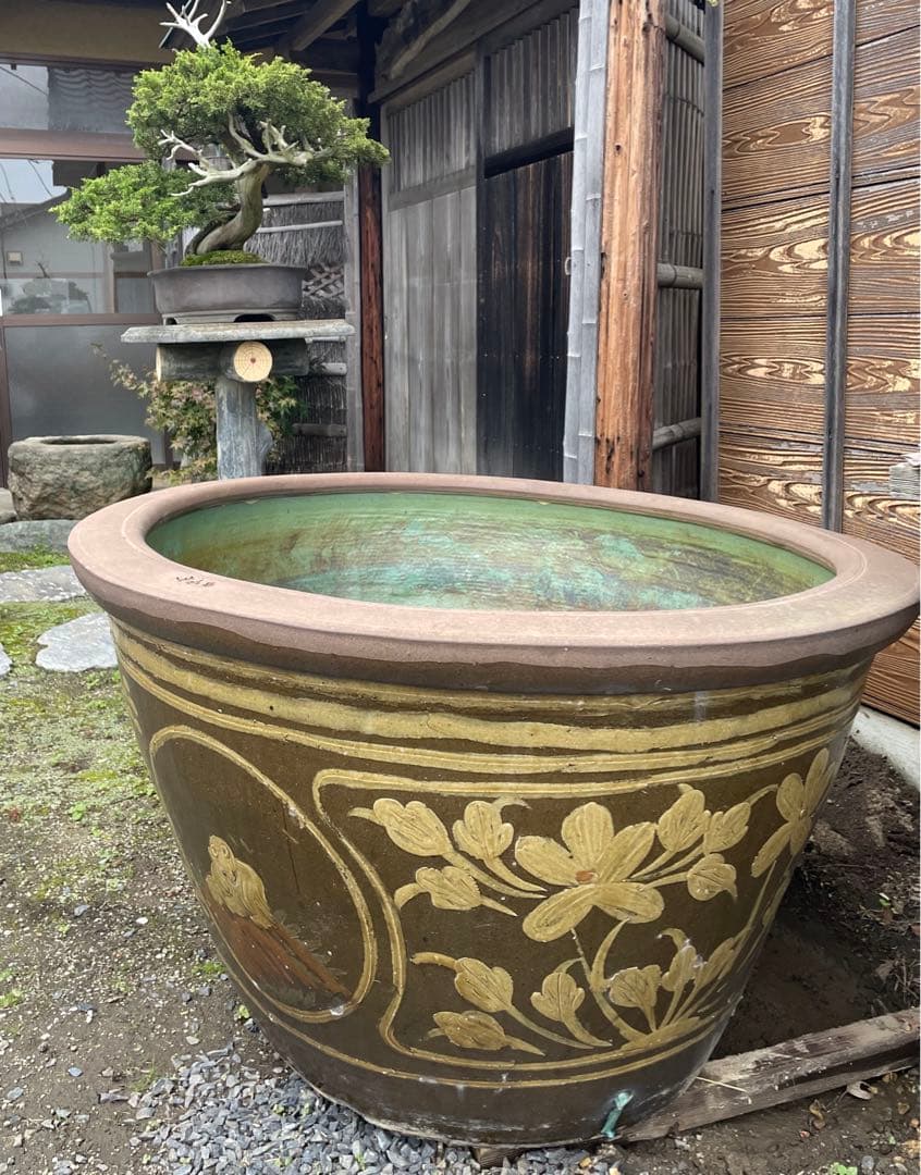 水鉢 睡蓮鉢 超大型 花模様