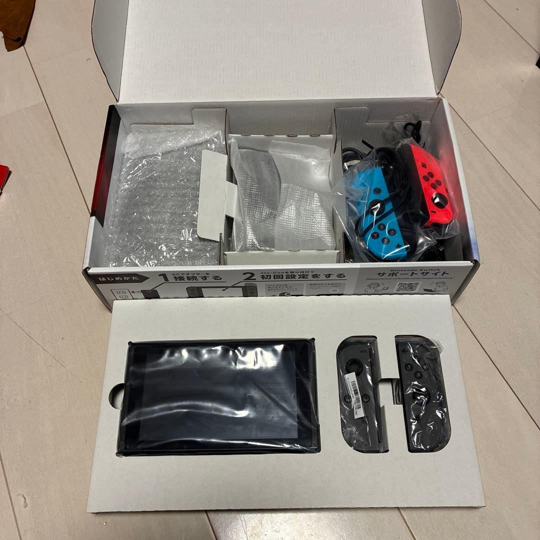 Nintendo SWITCH 本体　Joy-Con合計4台