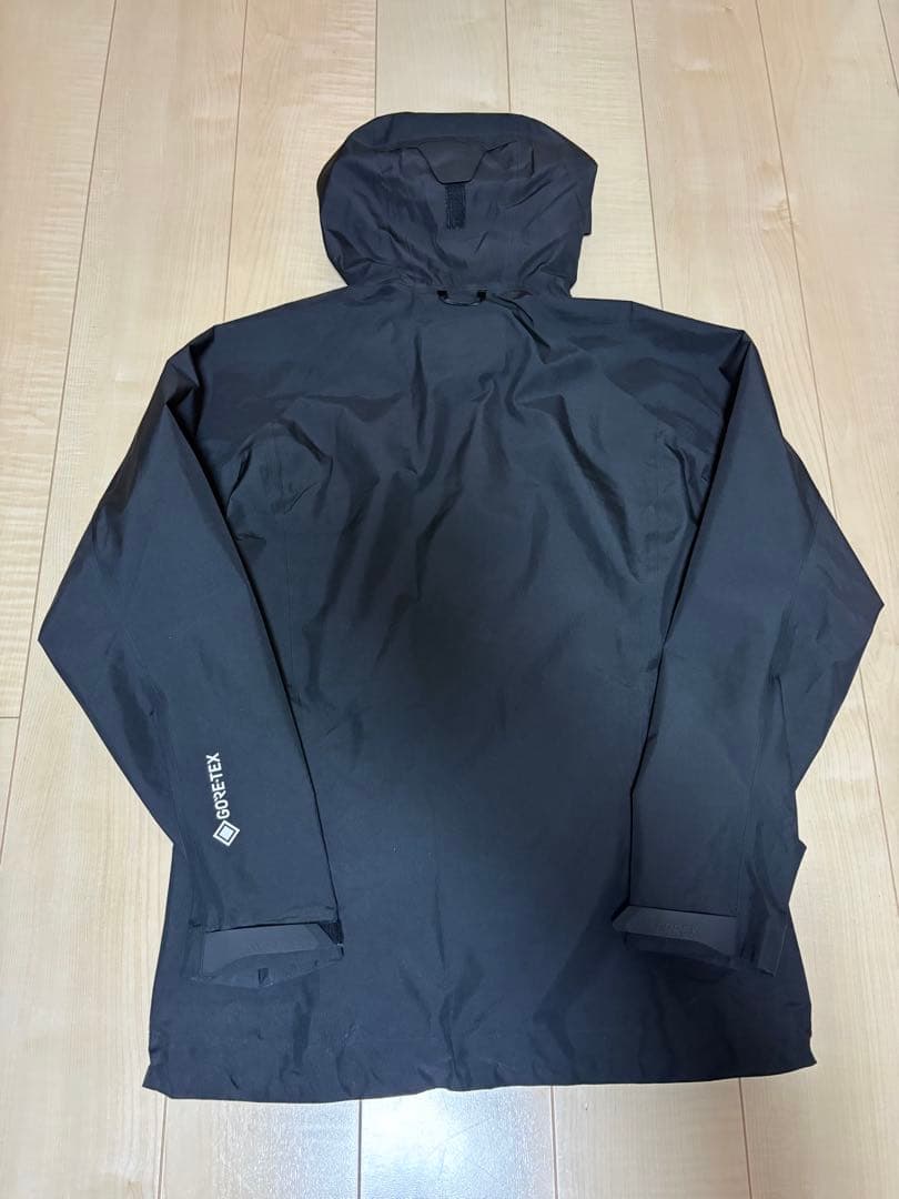 adidasTERREX ブラック マウンテンパーカー