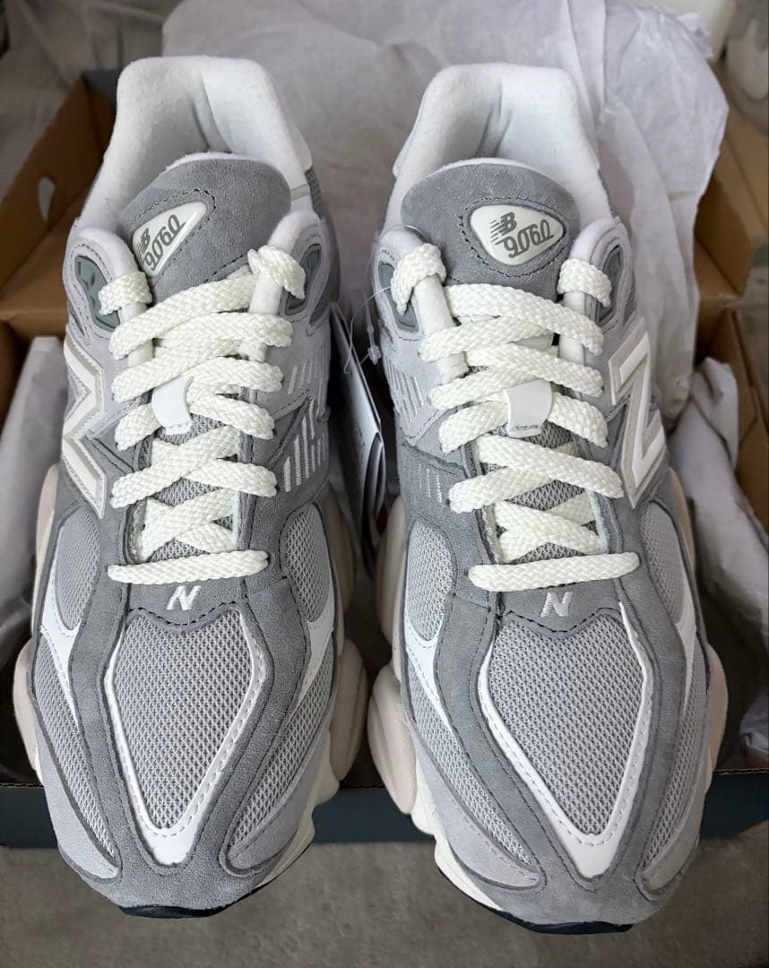 新品未使用　new balance U9060EEE 25.0cm