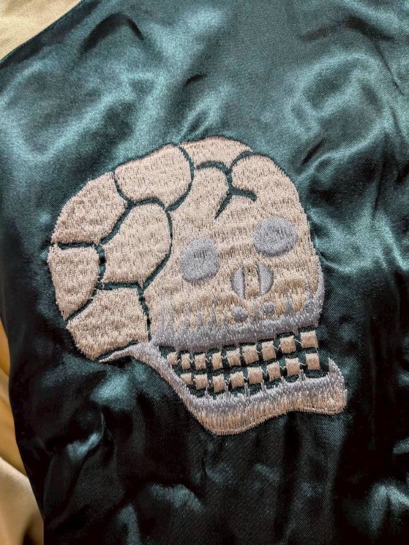 黒のドラゴン刺繍スカジャン JAPAN