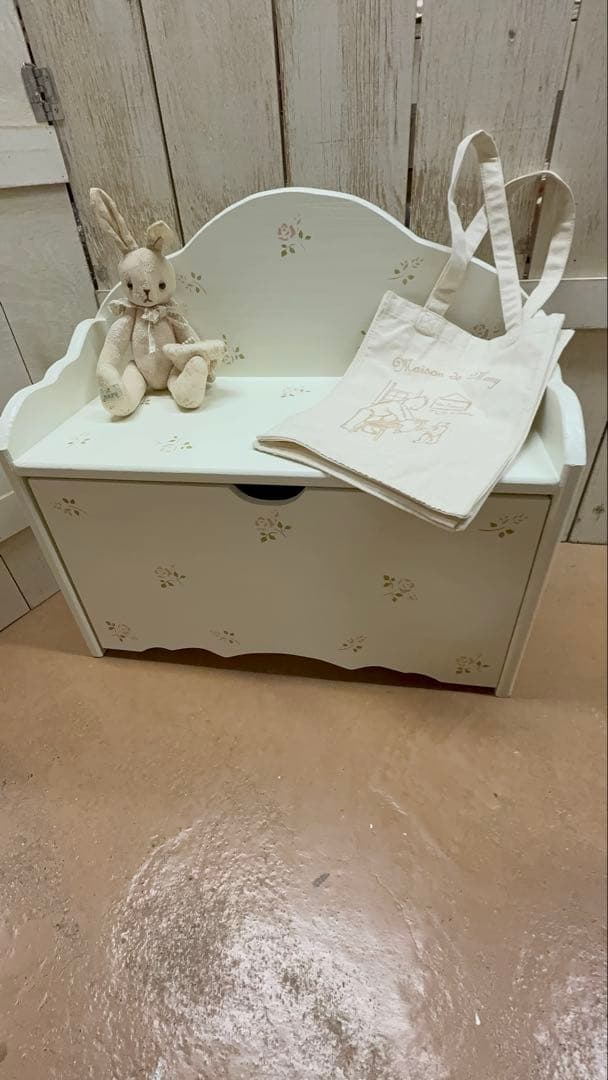 薔薇のステンシルいっぱいのベンチ型おもちゃ収納&ディスプレイ キャスターBOX