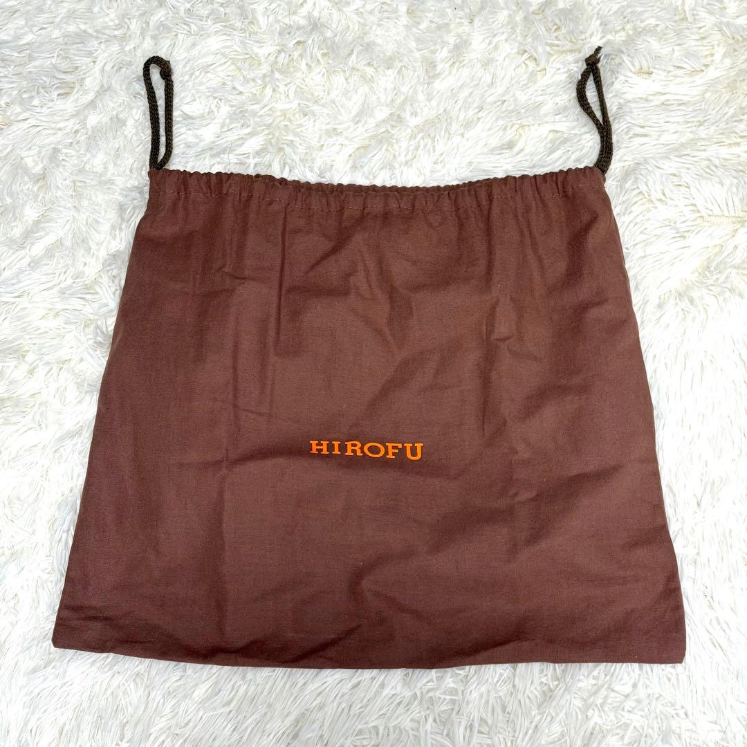 ヒロフ HIROHI Hロゴ型押し シボ革トートバッグ グレージュ 肩掛け可